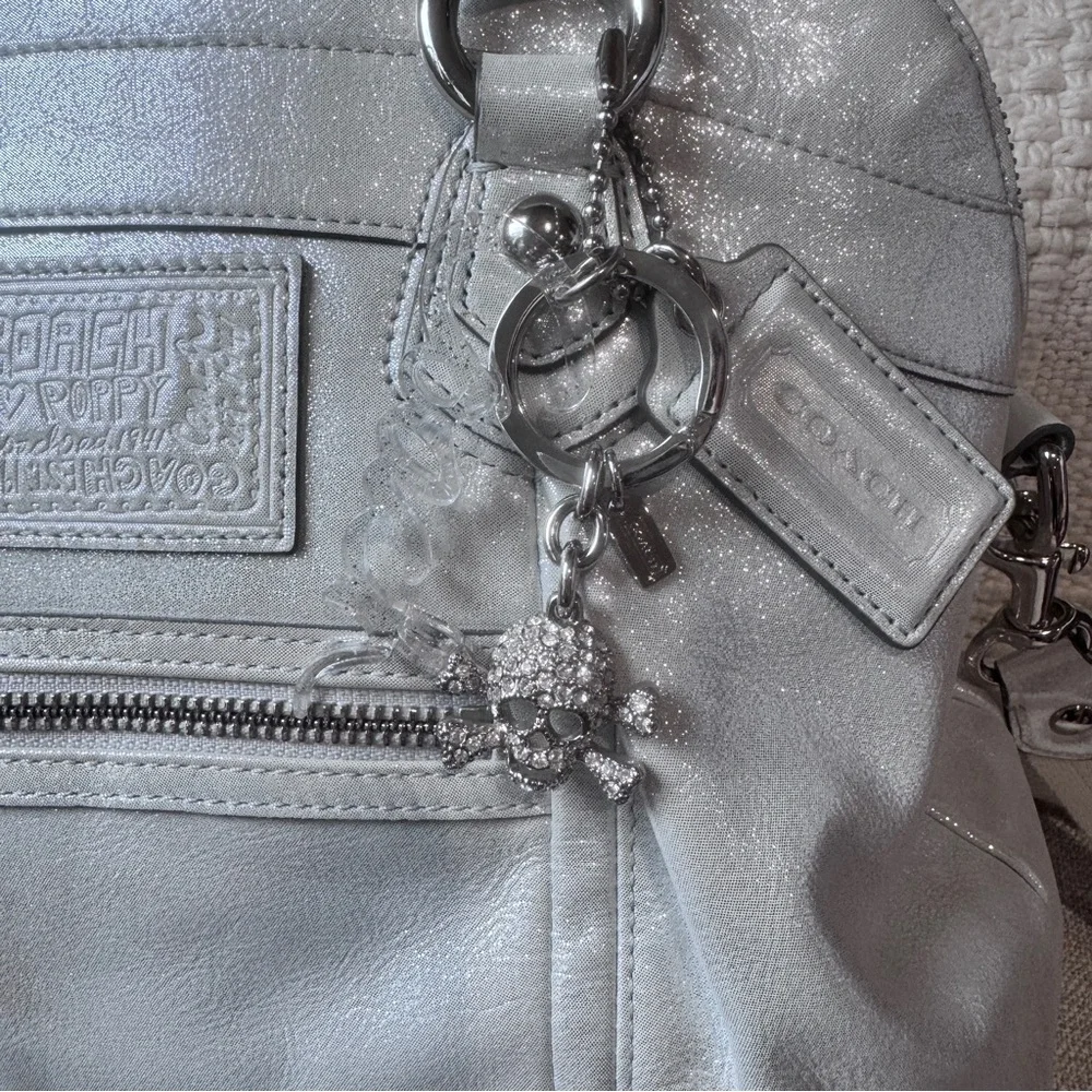 Coach Legacy Poppy Leather in Stardust Silver 16283 Rhinestone Skull Keychain - Picture 4 of 17
